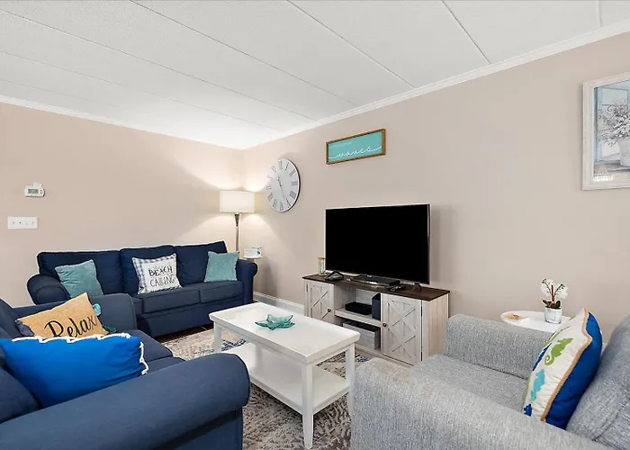 Holiday home Gorgeous, Newly Renovated 2-bedroom At Sea Lodge! *