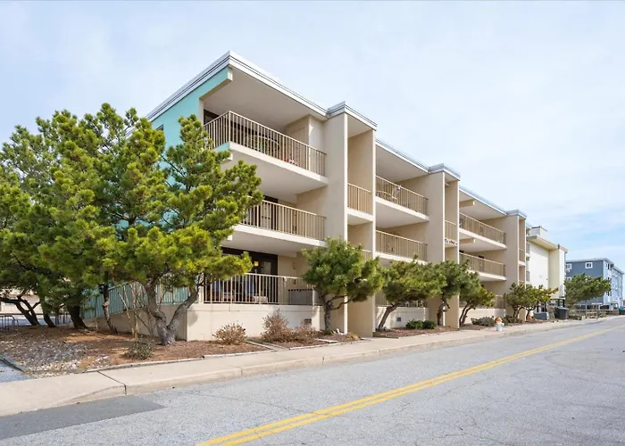 Gorgeous, Newly Renovated 2-bedroom At Sea Lodge! *