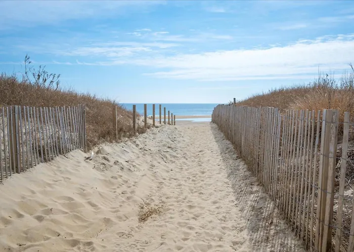Holiday home Gorgeous, Newly Renovated 2-bedroom At Sea Lodge! *