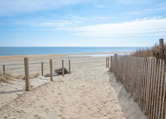 Gorgeous, Newly Renovated 2-bedroom At Sea Lodge!